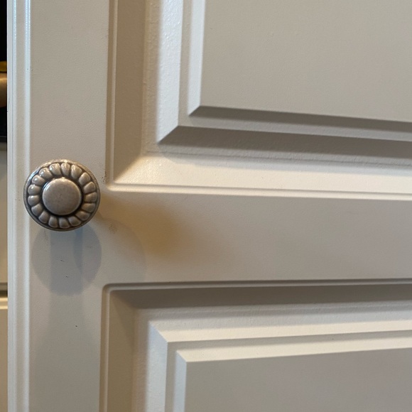 14 Amerock cabinet knobs - Picture 3 of 6